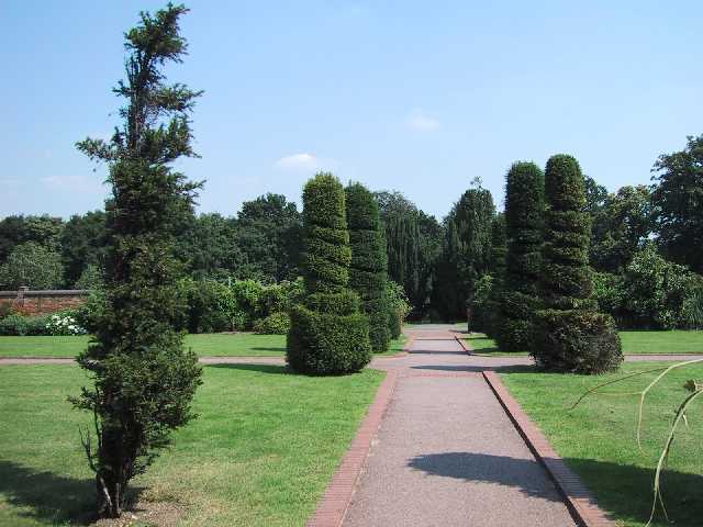 grounds.jpg (40724 bytes)