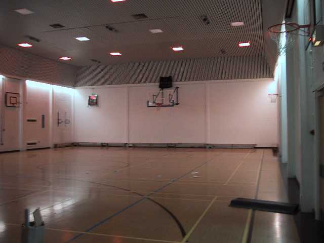 gym-main.jpg (21947 bytes)