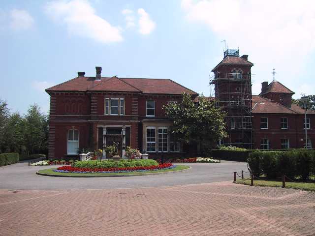 front.jpg (32715 bytes)