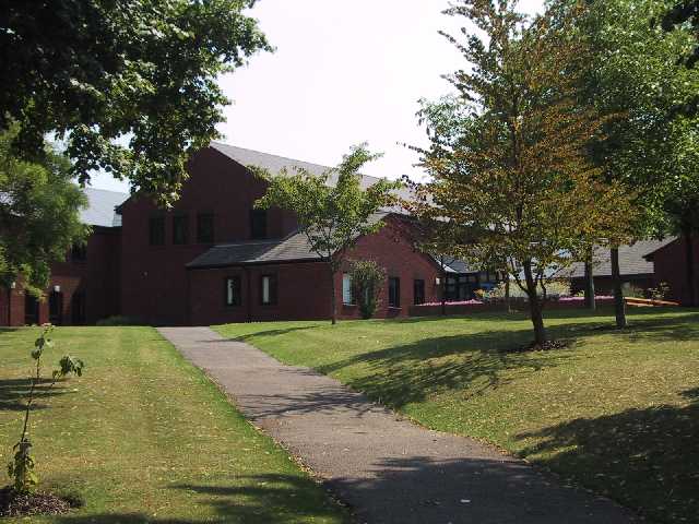 Building-2.jpg (52321 bytes)