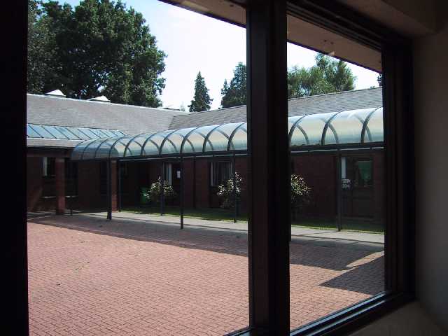 Building-3.jpg (33859 bytes)