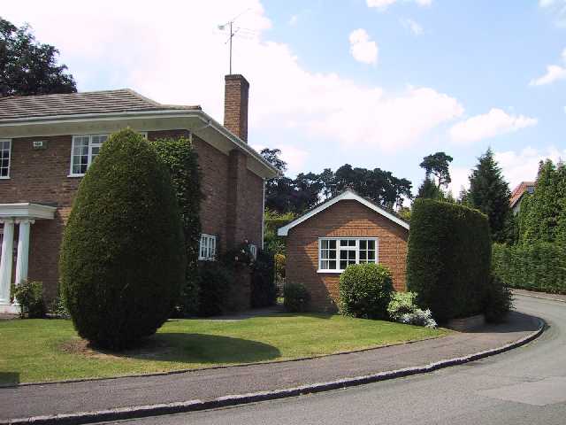 front-2.jpg (36416 bytes)